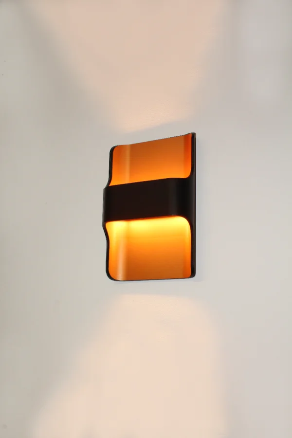 Artdelight Dallas - Applique d'extérieur - 16 x 7,8 x 24 cm - 2 x 8W LED dimmable inclus - IP65 - noir & or