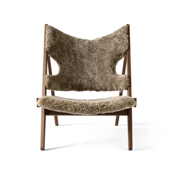 Audo Copenhagen Chaise lounge Knitting peau de mouton sahara, structure noyer