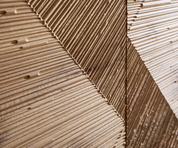 Buffet Tereos 200 cm chêne naturel effet 3D 4 portes pieds angulaires acier inoxydable brossé