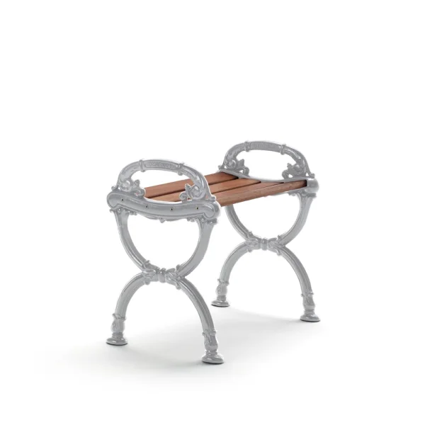 Byarums bruk Tabouret Byarum Acajou, support en aluminium brut