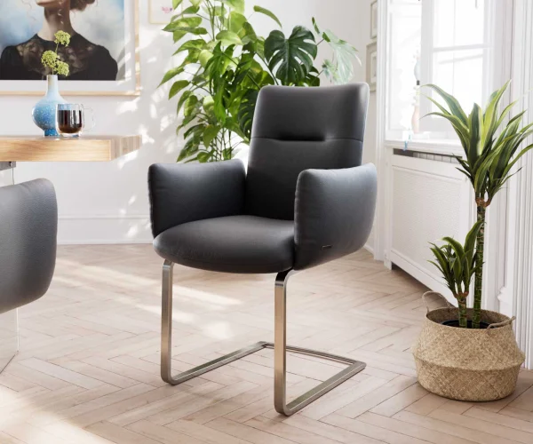 Cantilever Jova-Flex avec accoudoirs cuir de vache noir pied cantilever plat acier inoxydable brossé ressorts ensachés