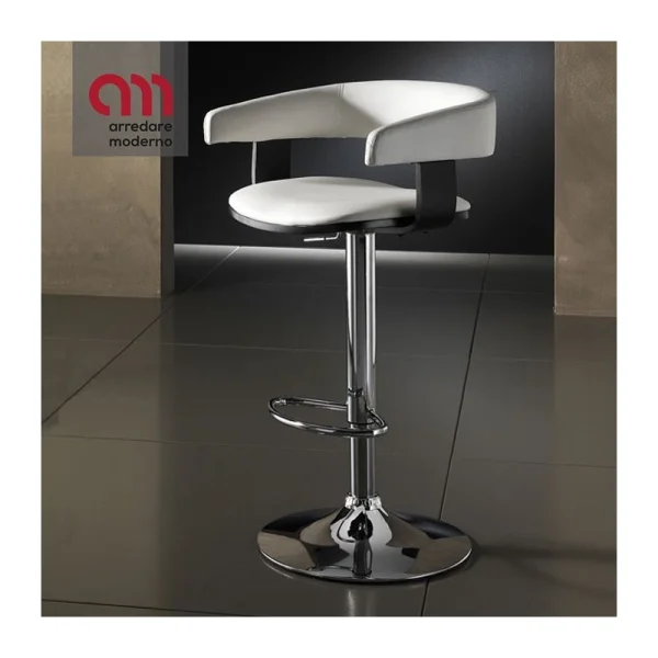 Casting White Tomasucci