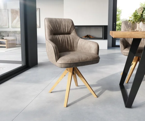 Chaise-de-salle-à-manger Zelia-Flex avec accoudoirs microvelours taupe vintage pied en bois angulaire naturel ressorts ensachés