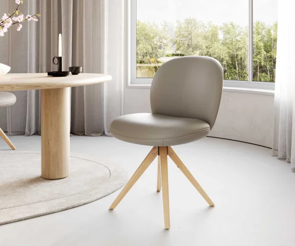 Chaise-pivotante Nube-Flex cuir de vache couleur boue pied en bois angulaire naturel pivotement sur 180° ressorts ensachés