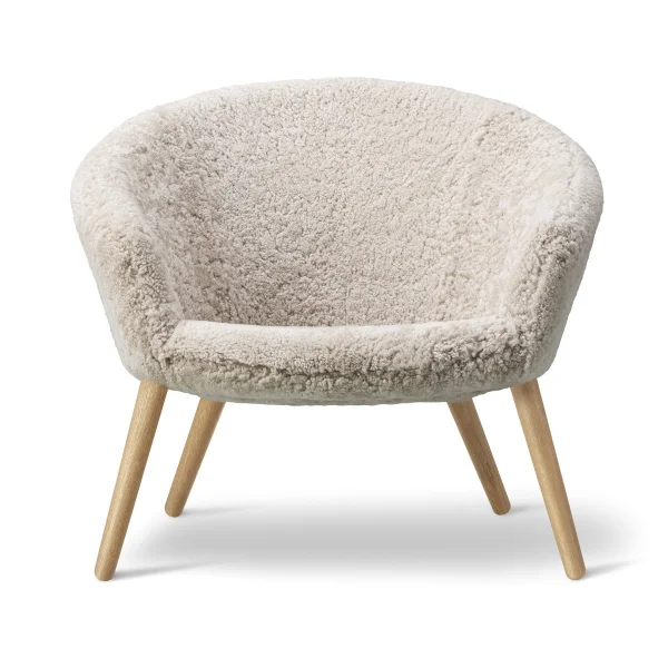Fredericia Furniture Fauteuil lounge Ditzel peau de mouton Moonlight-chêne