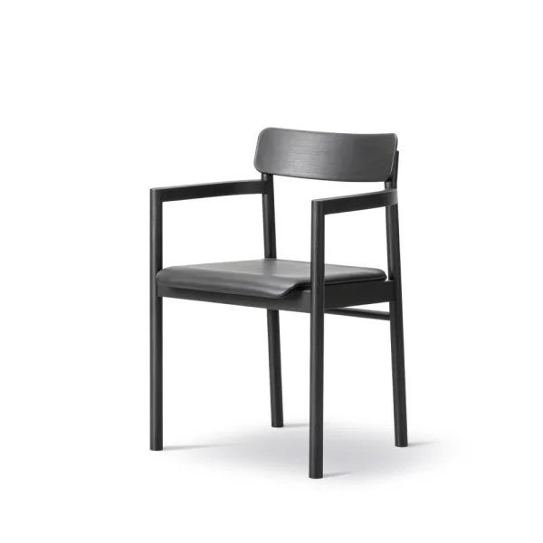 Fredericia Furniture Post 3446 fauteuil à accoudoirs Cuir premium 88-noir laqué chêne