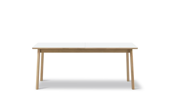 Fredericia Furniture Table Ana 180-280x95 cm Nanolaminé blanc-chêne savonné