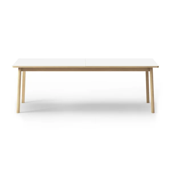 Fredericia Furniture Table Ana 220-320x95 cm Nanolaminé blanc-chêne savonné