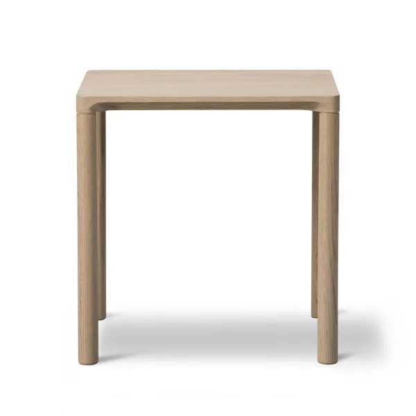 Fredericia Furniture Table d’appoint Piloti 6705 Chêne verni-hauteur 35 cm