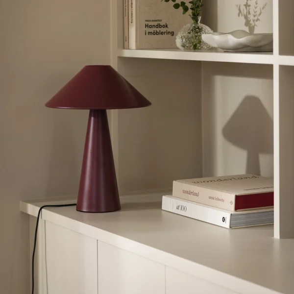 Globen Lighting - Lampe à poser Cannes rouge métal hauteur 40 cm