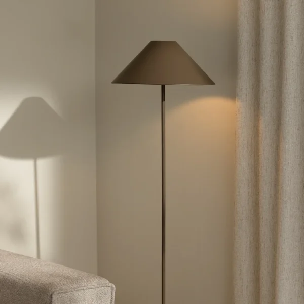 Globen Lighting - Lampe sur pied Cannes brun métal 140 cm
