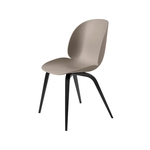 GUBI Chaise Beetle Nouveau beige, support en hêtre teinté noir