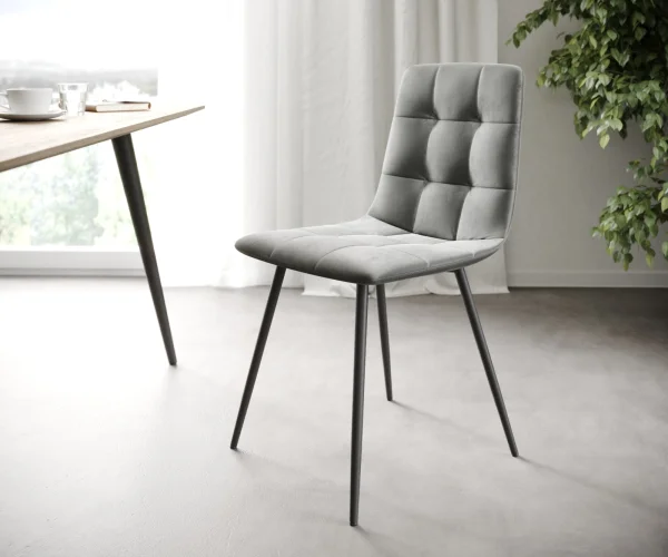 L'ensemble-de-4-chaises Caro-Adesso gris clair velours 4-pieds