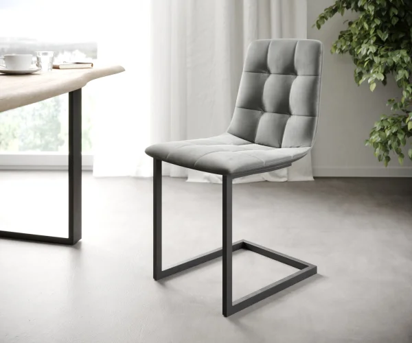 L'ensemble-de-4-chaises Caro-Adesso gris clair velours cantilever