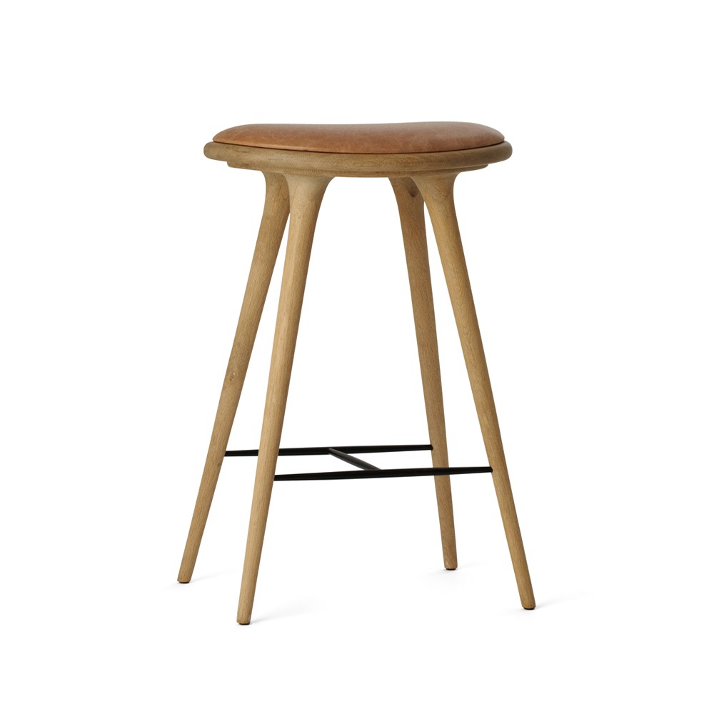 Mater High stool tabouret de bar bas Mater 69 cm cuir naturel, support en chêne savonné