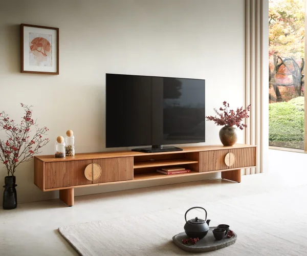 Meuble-TV Surimu 240 cm acacia marron clair 4 portes 2 compartiments poignée en liège pieds en bois