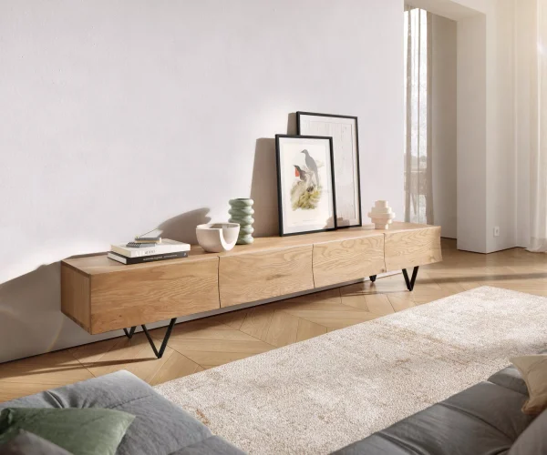 Meuble-TV Wyatt 220 cm chêne naturel 4 tiroirs pied en V métal noir
