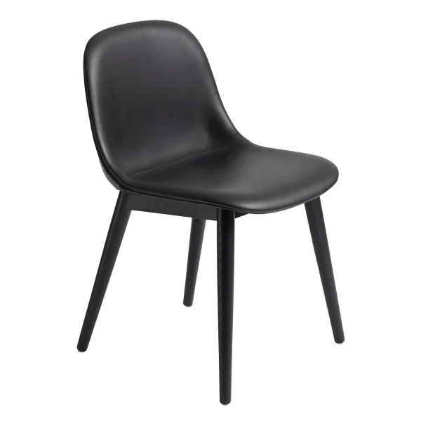 Muuto Chaise Fiber Side Chair avec pieds en bois Cuir noir-noir