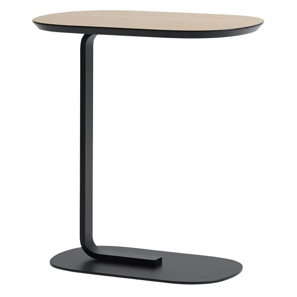 Muuto Table d'appoint Relate 60,5 cm chêne, noir