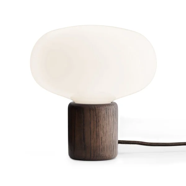 New Works Lampe de table Karl-Johan Smoked oak-white opal glass