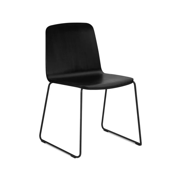 Normann Copenhagen Chaise Just noir, bord noir, structure en métal noir