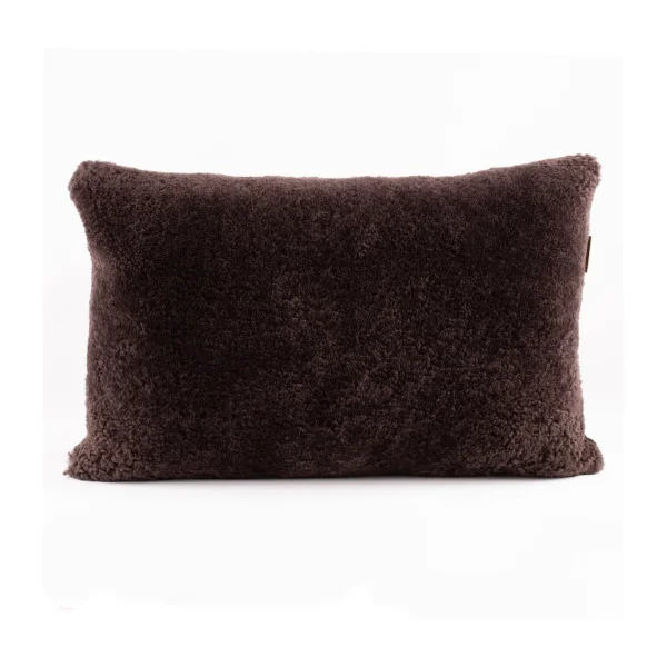 Shepherd of Sweden Coussin en peau de mouton Shepherd Lina 60 x 40 cm marron foncé