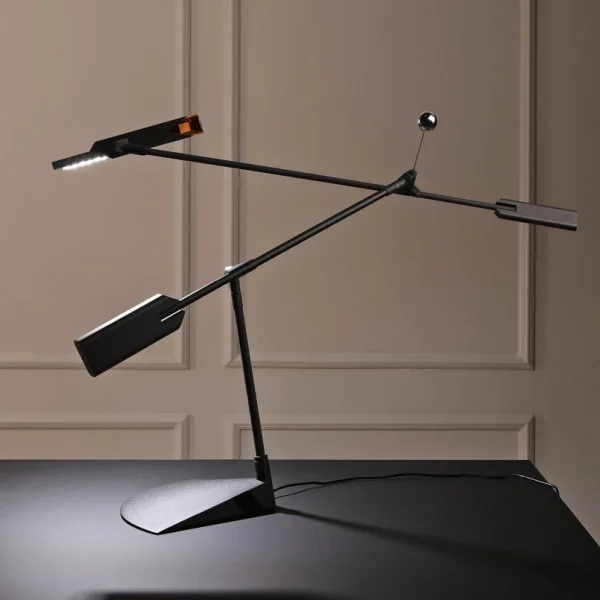 Stilnovo - lampe à poser LED Halley, noire, portée 100 cm