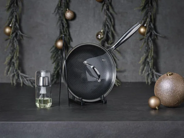 The essential frying pan set 24 cm